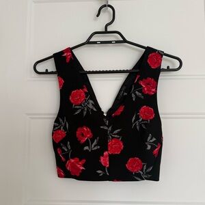 FLORAL BLACK AND RED WOMEN'S CROP TOP DYNAMITE XS
